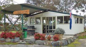 Tenterfield Lodge Caravan Park camp kitchen 